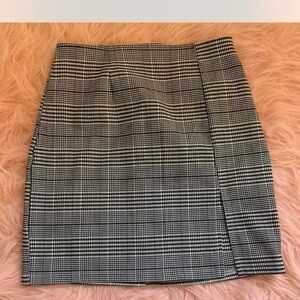 Classic Black and White Plaid Skirt